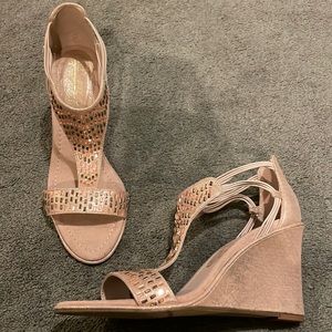 New York Transit Look Now Nude Wedges